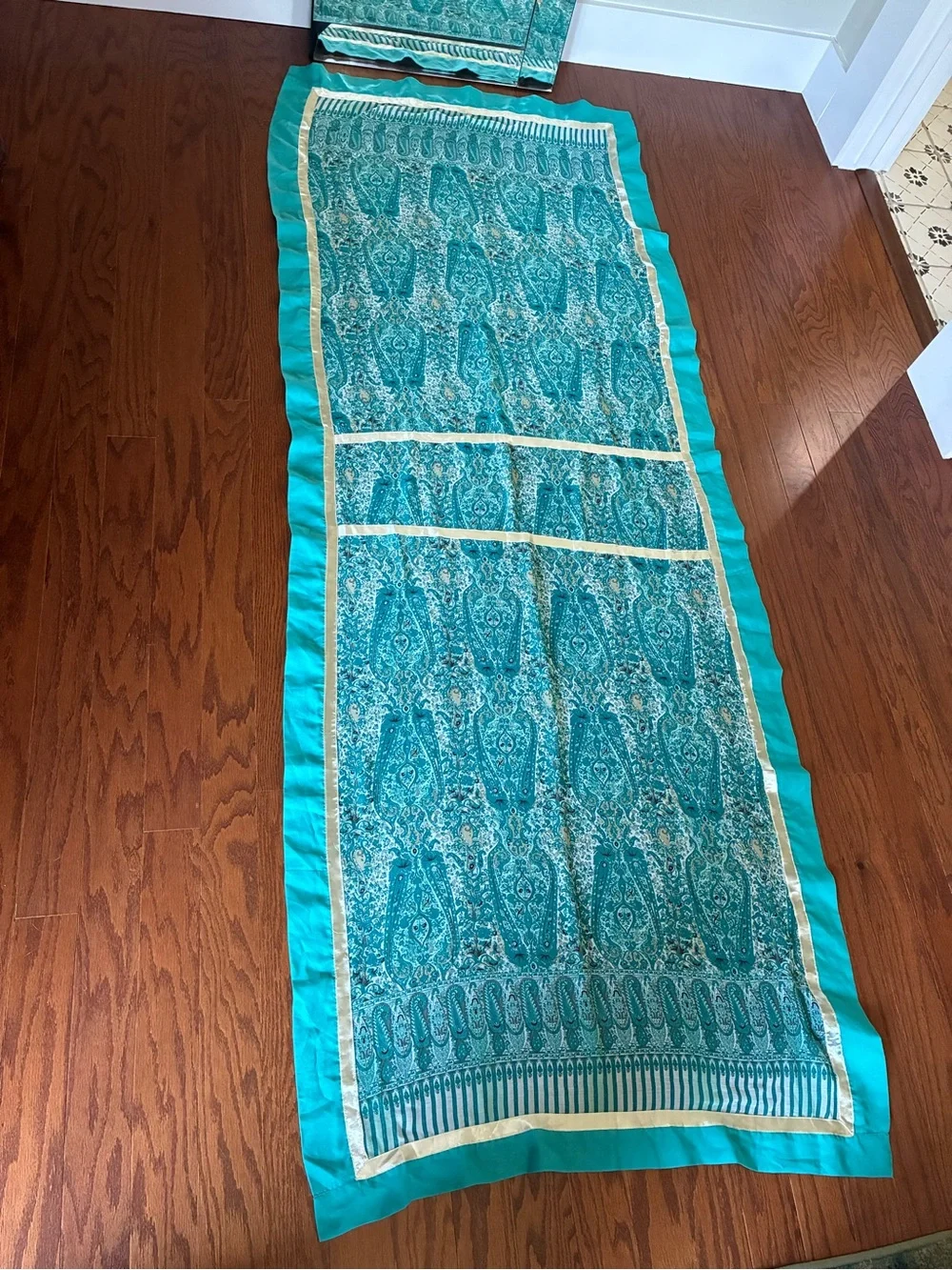 Gorgeous Turquoise Paisley Home Accent Table Runner -  Teal Pattern 75